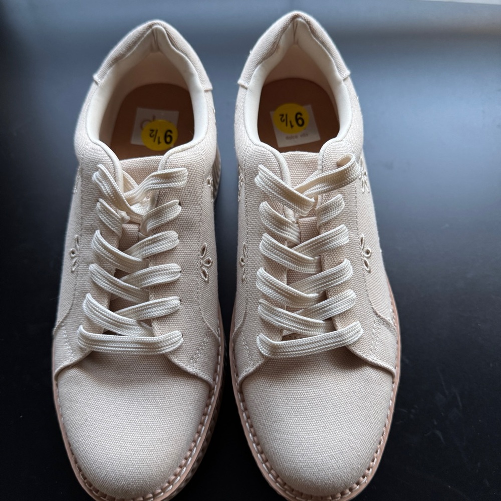 Dolce Vita Women's BRIN Lace-Up Floral Embroidered Platform Sneaker Size 9.5 - Picture 2 of 12